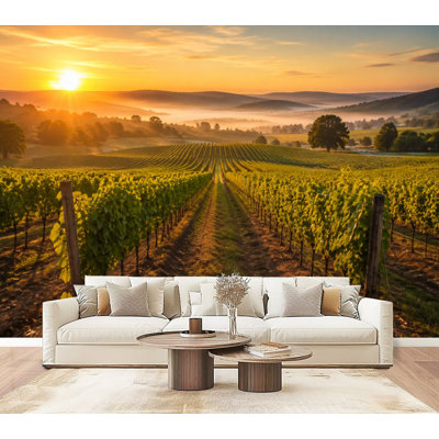 Papier peint mural autocollant représentant un paysage de vignoble, avec des collines ondulantes, la brume matinale et le lever du soleil. Décoration murale moderne pour chambre et salon (175 cm x 244 cm).