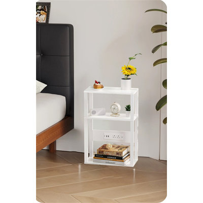 Table d'appoint étroite à 3 niveaux avec station de charge - Table de chevet compacte pour petits espaces