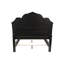 Grand lit de style traditionnel avec accents, pieds de chignon et couleur cerise riche