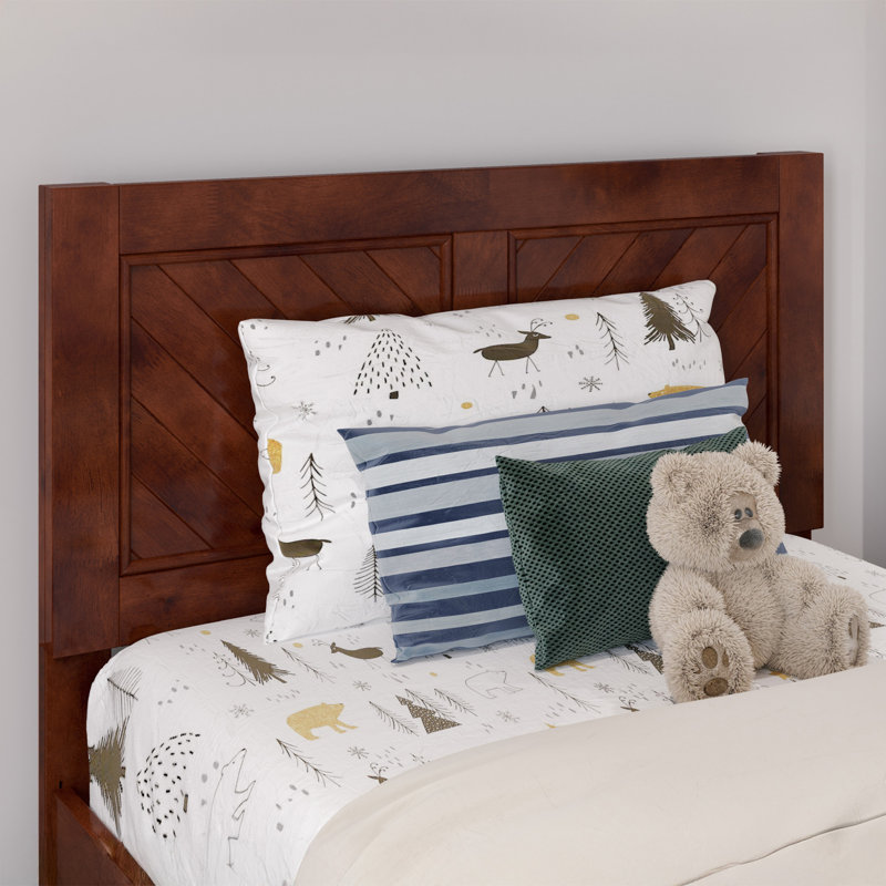  Lit plateforme en bois massif Jeinny avec pied de lit assorti, Noyer, Simple
