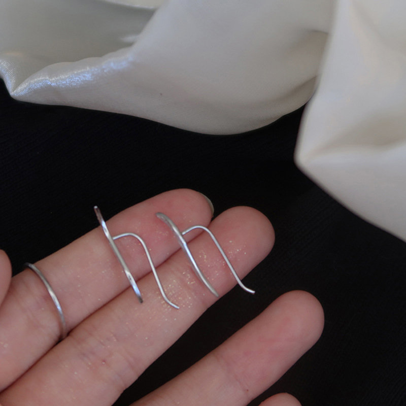 1 paire de boucles d'oreilles clouées au design épuré avec boucles d'oreille légères à surface lisse de style minimaliste