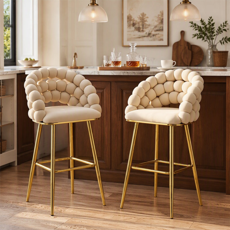 Ensemble de 2 tabourets de bar beige en velours avec chaînes dorées et pieds dorés, capitonnage moderne pour îlot de cuisine et bar pour la maison