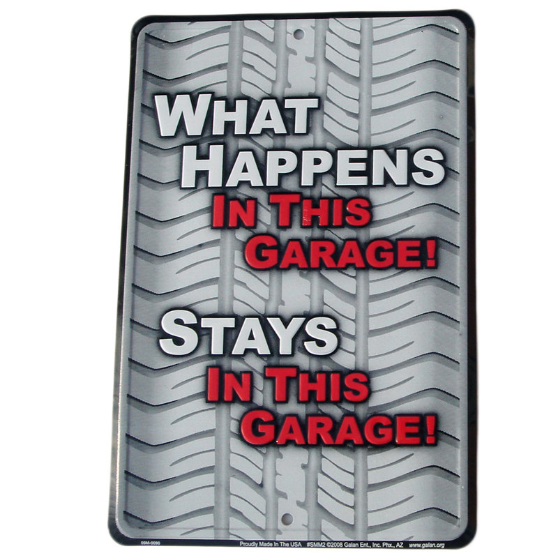 Ce qui se produit dans ce garage reste dans cette décoration murale auto-pneumatique de garage