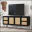 Meuble télé de style bohème avec porte en rotin