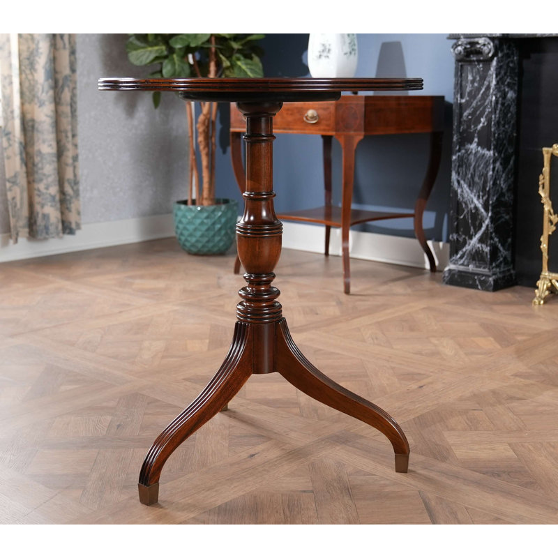 Petite table ronde à bord cannelé