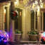 Arbre de Noël artificiel pin vert 21,75 "avec 24 lumières DEL et pommes de pin