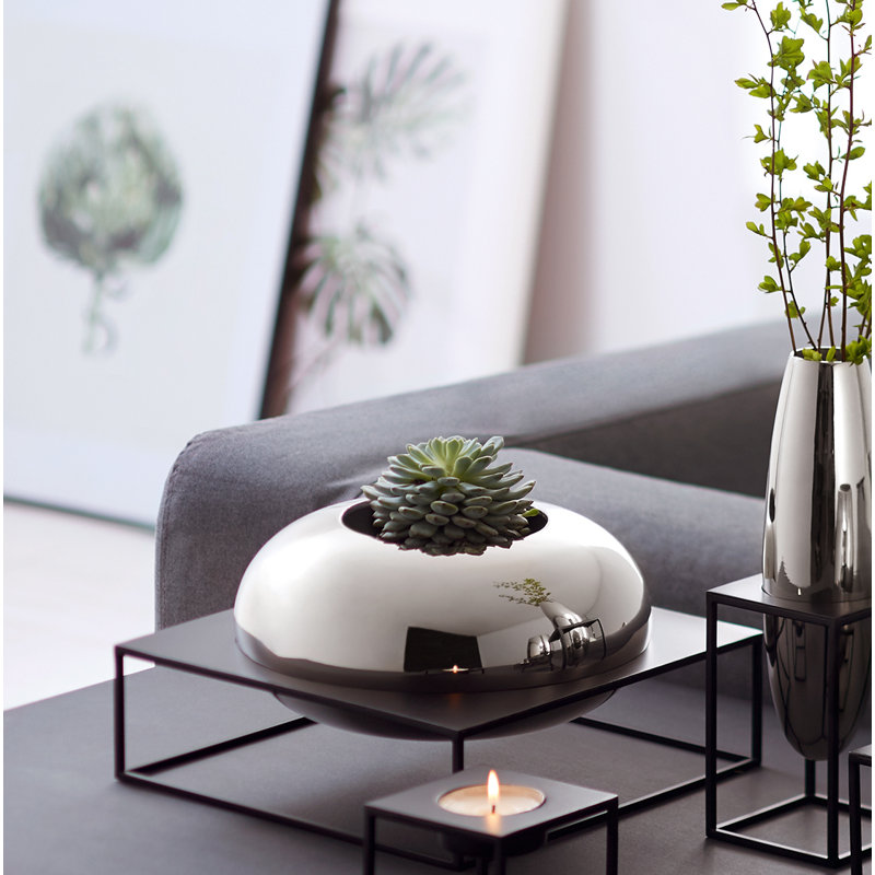 Solero Nickel Table Vase 1
