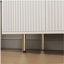 Buffet blanc moderne avec rangement, grand buffet avec bords ondulés et tablettes réglables, fauteuils, comptoir décoratif