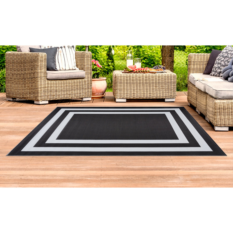 Tapis intérieur / extérieur noir Aisha, Rectangle 6 pi x 9 pi