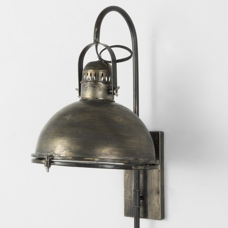 Henrickson 1 - Light Armed Sconce