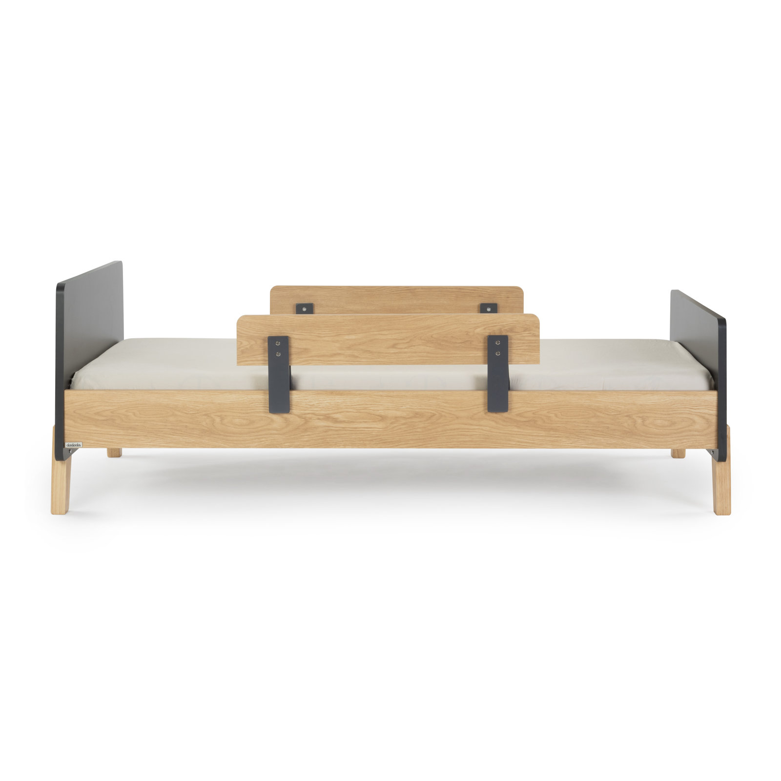 Fun Twin Bed, Graphite/Red Oak