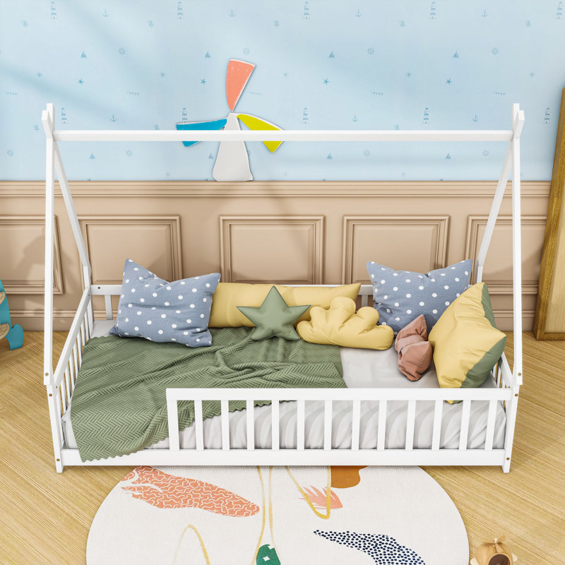 Lit simple en bois avec motif de tipi et lattes, Blanc