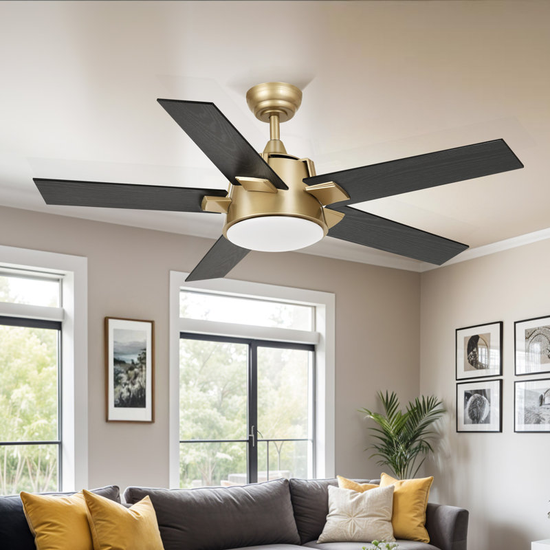 Ventilateur de plafond 52 po avec lumières DEL Latrisha