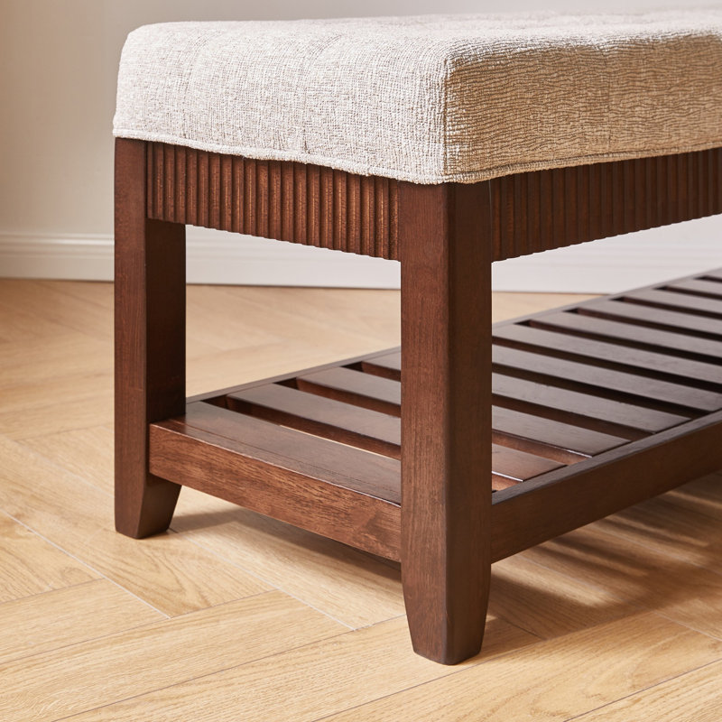 Banc de rangement en bois cannelé, assise rembourrée et capitonnée avec tablette inférieure à lattes, banc organisateur de chaussures d'entrée