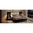 Structure de lit grand format en rotin et bois avec 2 tables de chevet et lampes-874614863