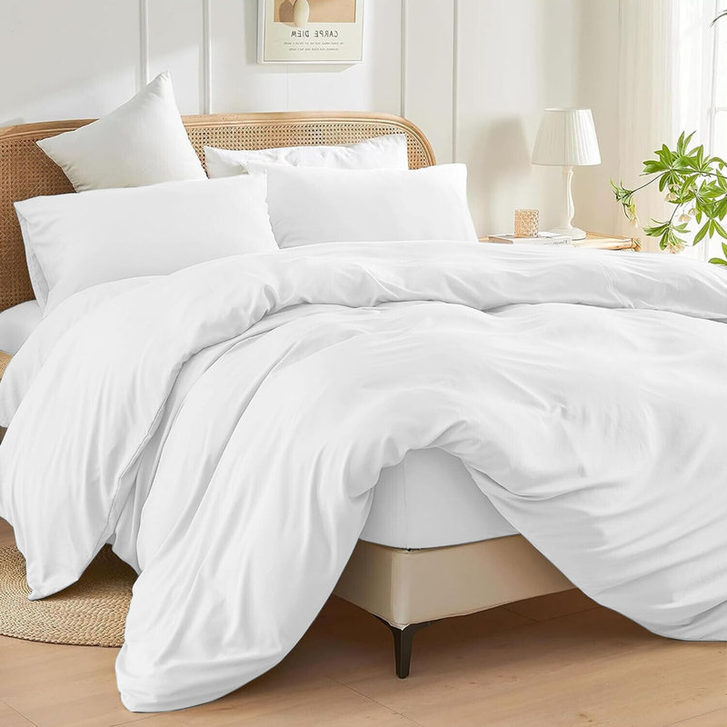 Luxurious 4-Piece Microfiber Duvet Complete Cover Set, Kingsize Duvet Cover Set + 3 Additional Pieces, White
