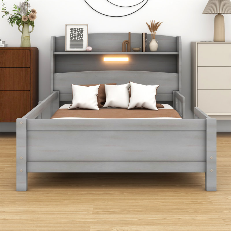Lit plateforme en bois avec éclairage à DEL intégré, tête de lit avec rangement et garde-corps