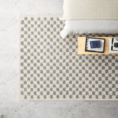 Tapis à poils longs sauge / crème à carreaux Walker