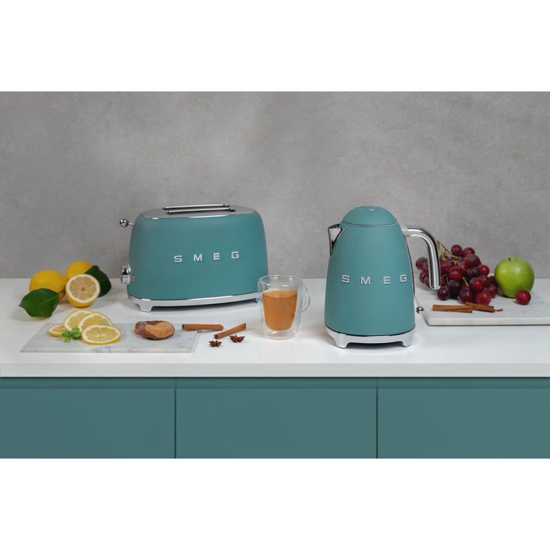 SMEG 50's Retro Style Aesthetic 7-Cup Kettle, White