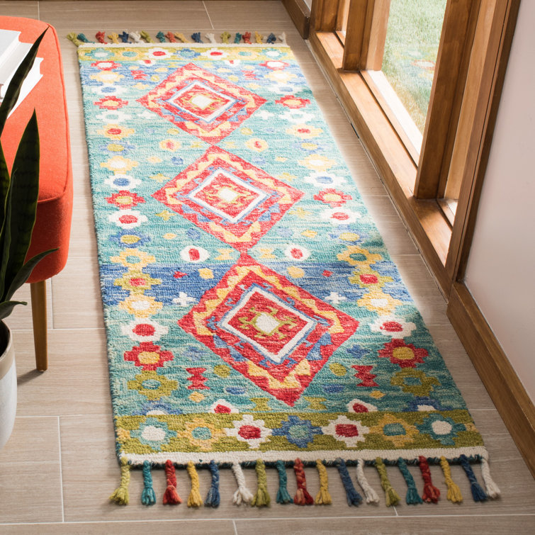 Vahakn Hand Tufted Wool Southwestern Rug