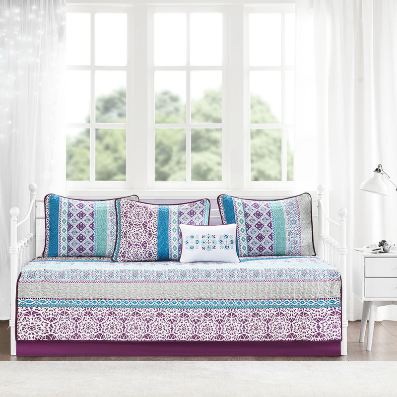 Lit de jour simple 6 pièces au design, tissu en microfibre, housse réversible, taies décoratives, coussin décoratif et taille Merry, microfibre douce, pièces dont 3 réversibles, prélavé exquis