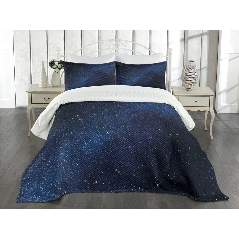 Queen White and Dark Blue Quilted Bedspread Set