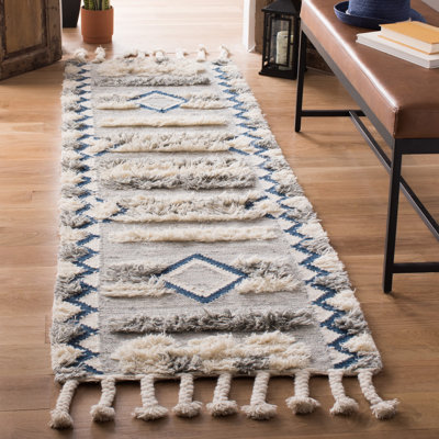 Cedar Drive Kenya Hand Knotted Wool/Cotton Southwestern Rug in Ivory/Gray