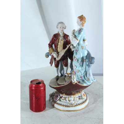 Figurine de couple en porcelaine 11 po x 10 po x H 16 po NIFao