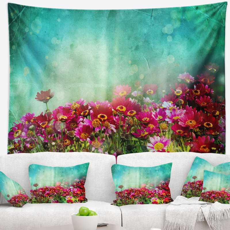 Petites fleurs rouges et roses sur une tapisserie bleue, H 50 po x l 60 po