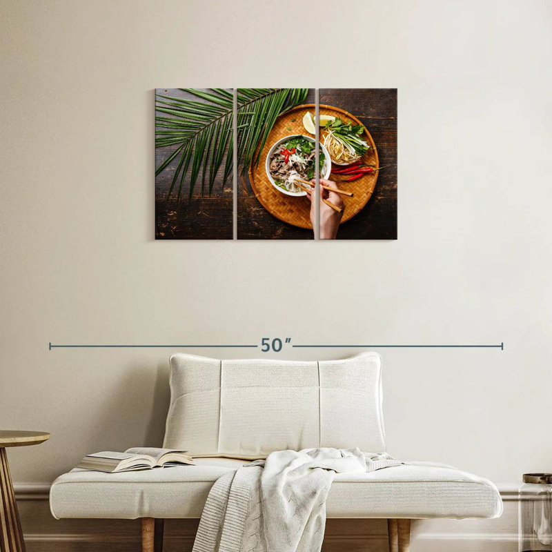 Yarlin Pho Bo, 20" H x 33" W
