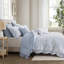 Ensemble de literie confortable en polyester pour grand lit, style chambre à coucher moderne