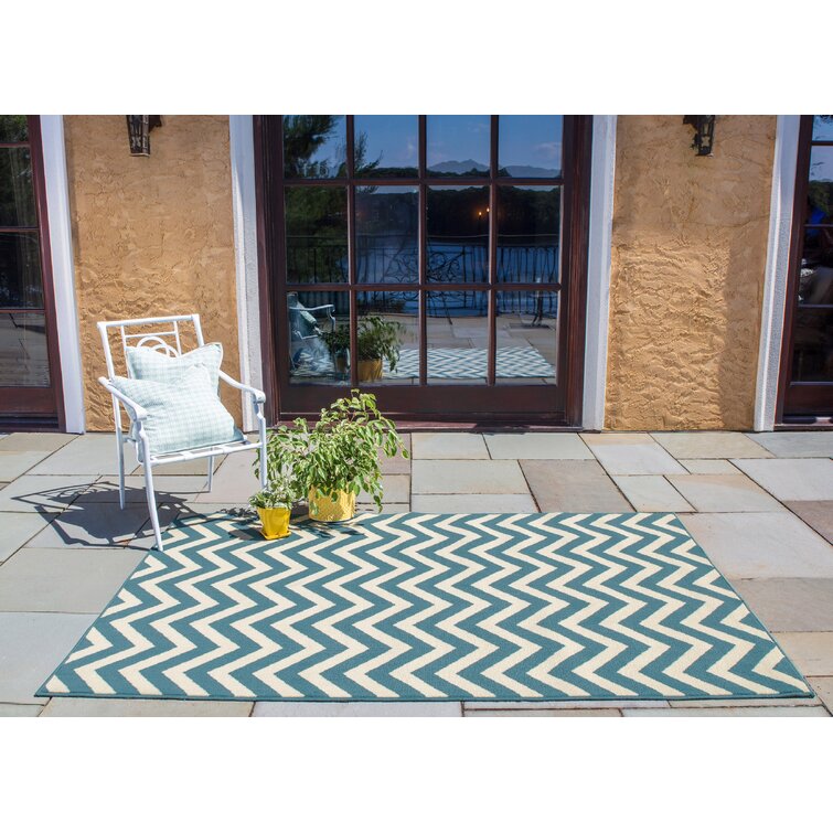 Irita Chevron Blue/Cream Indoor/Outdoor Area Rug