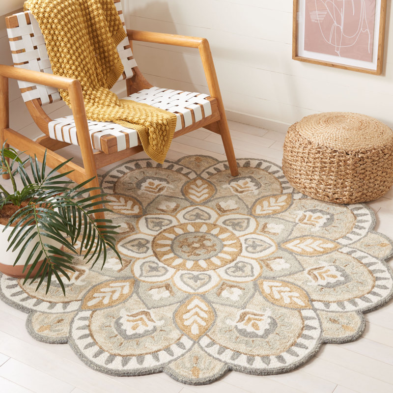 Novelty Fraida Hand Tufted Wool And Cotton With Latex Floral Rug, Round 7', Ivory/Beige