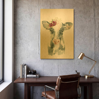 «Floral Cow» par Katrina Pete, art mural en métal doré, 24 po x 36 po