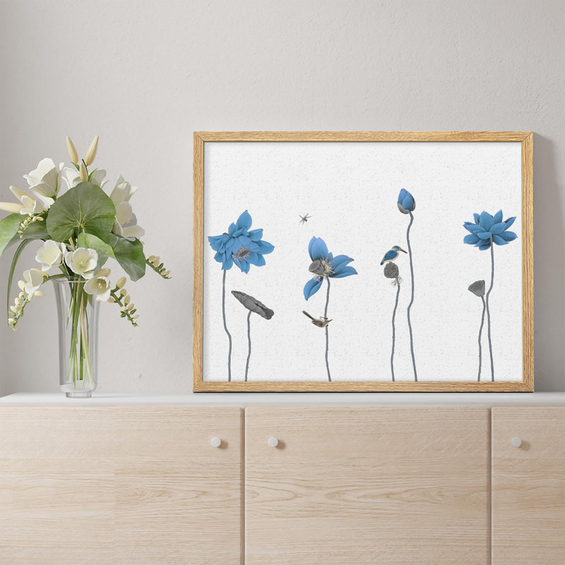 Fleurs de lotus bleues avec oiseaux et libellule sur fond neutre, affiche encadrée rustique, Naturel / naturel