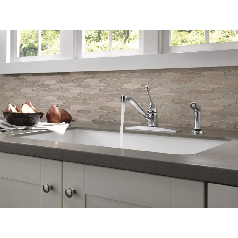 Classic Single-Handle Kitchen Sink Faucet with Side Sprayer, 4-Hole Kitchen Faucet