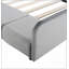 Lit tapissier au sol avec bureau de chevet intégré et tabouret rond, parfait pour le confort et l'efficacité de l'espace-1121200118-1121200116
