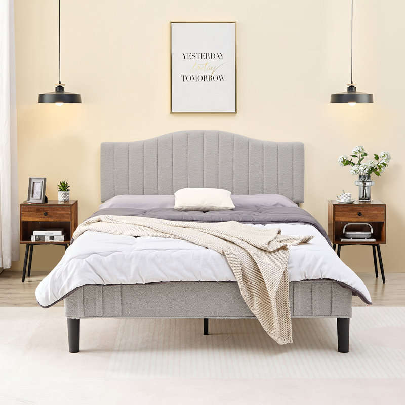 Rheeta Metal Piece Bedroom Set, Full / Double