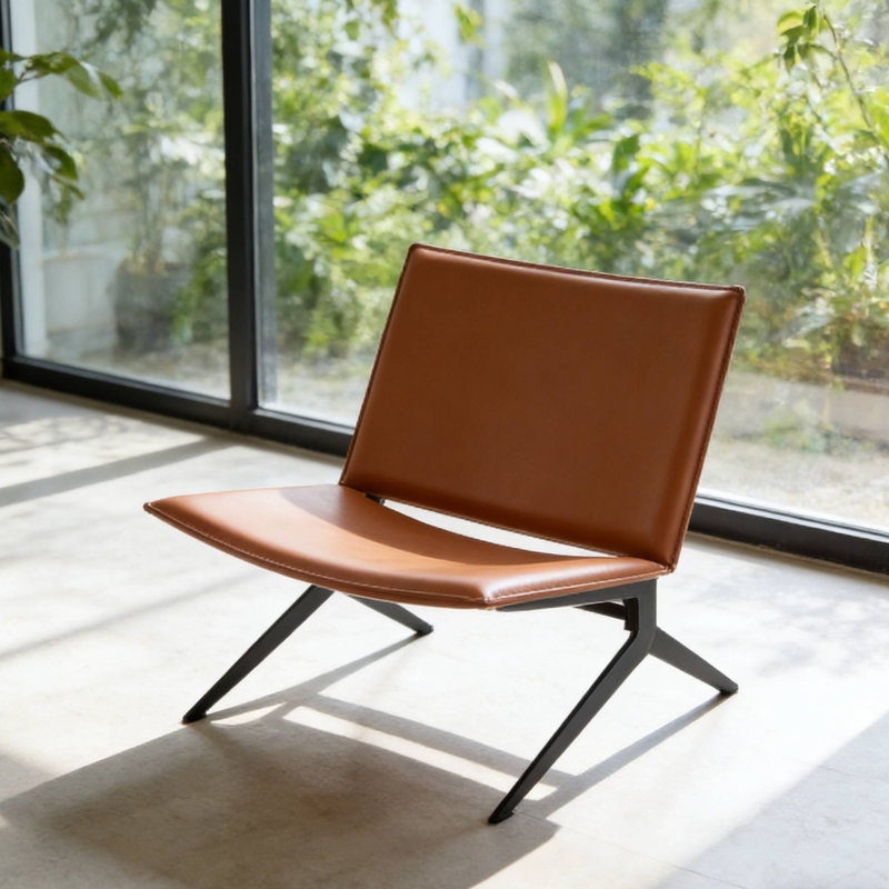 Chaise d'appoint en cuir orange, pieds noirs modernes pour le bureau à domicile de la chambre à coucher, Orange