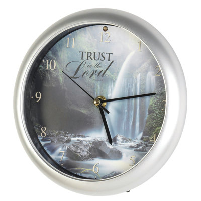Traditional Analog Plastic / Acrylic Electric Tabletop Clock in Silver/Gray/Green