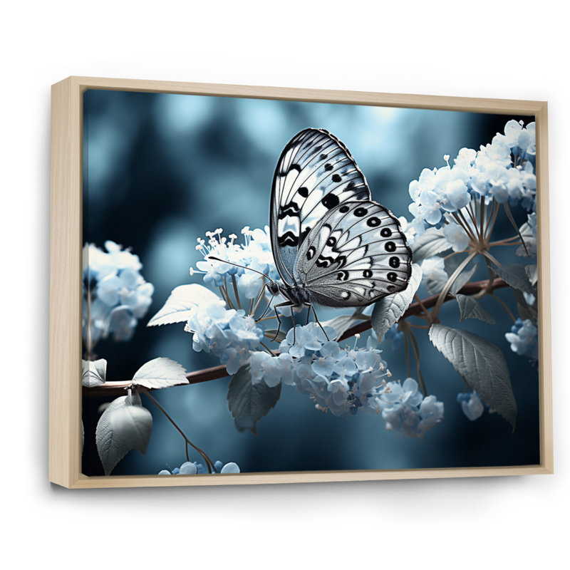 «Reg Blue Butterfly Haven II» sur toile, Cadre naturel flottant, H 24 po x l 32 po x P 1 po