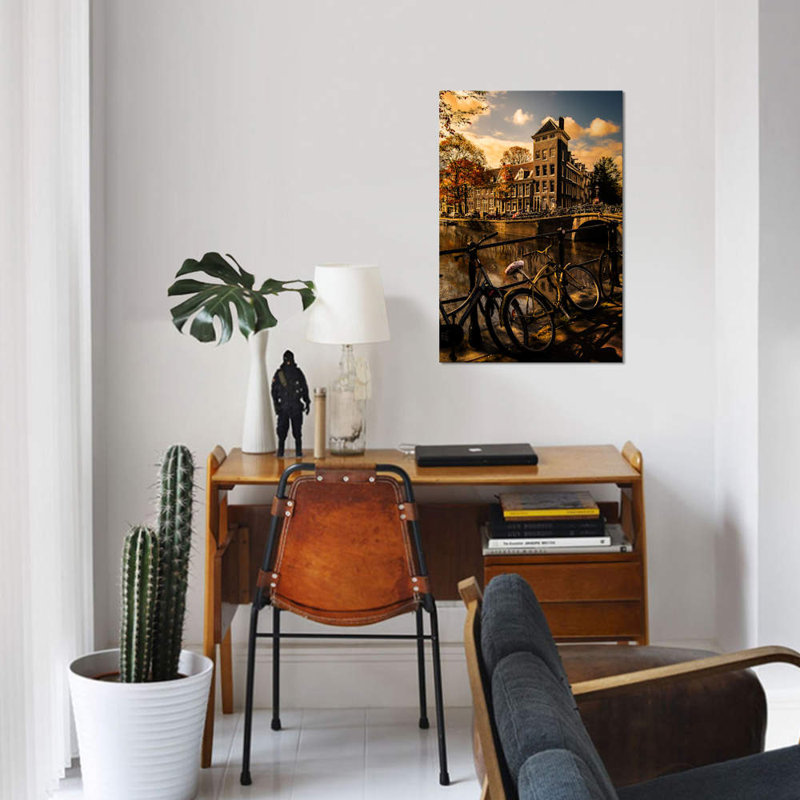 Amsterdam III, reproduction sur toile, H 26 po x l 18 po x P 1,5 po, Toile tendue, Pas de tapis