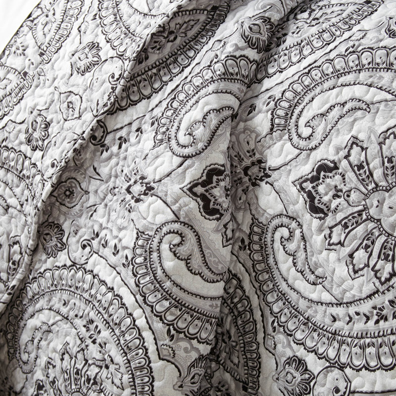 Pure Melody Oversized Light-weight Paisley Quilt Set with matching shams, Black, King Quilt + 2 King Shams