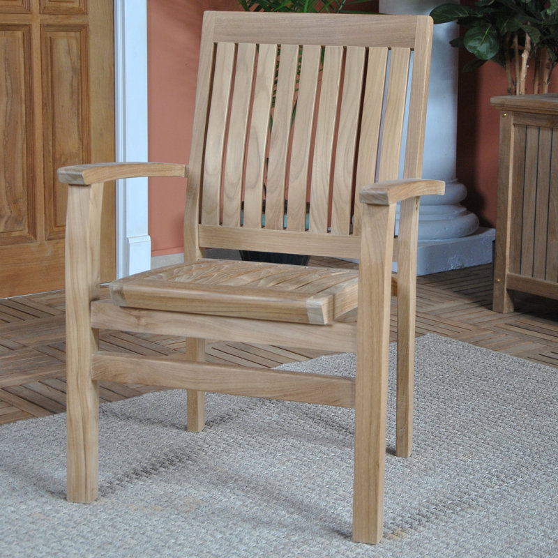 Chaise de patio empilable en teck Vassallo