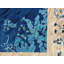 Tapis antique chinois à motif floral sur fond bleu