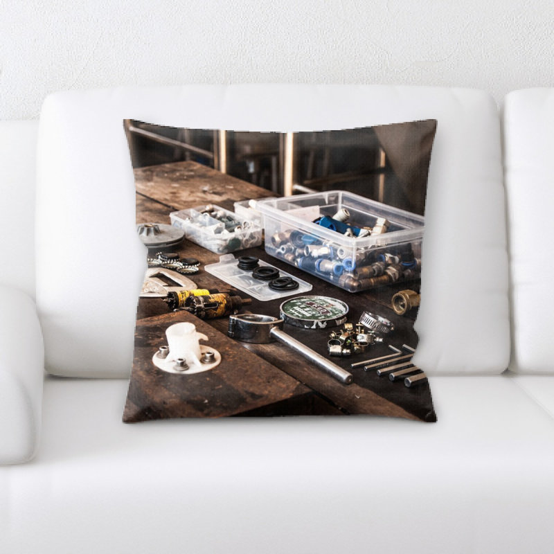 Coussin d’outils jeté