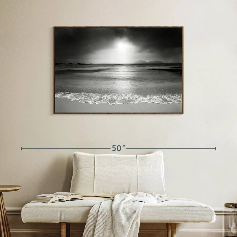 Plage noire et blanche, Cadre flottant en noyer, 40 po x 27 po