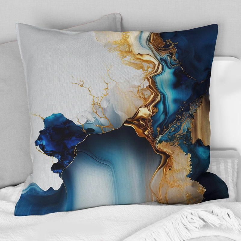 Géode abstraite or et marbre bleu I - Coussin abstrait en marbre imprimé, H 18 po x l 18 po, Carré
