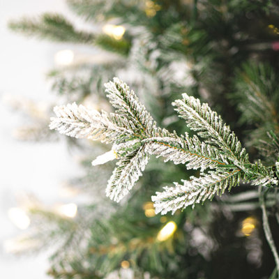 Vickerman Frosted Wistler Spruce Artificial Christ 7.5' H Lighted Artificial Spruce Christmas Tree