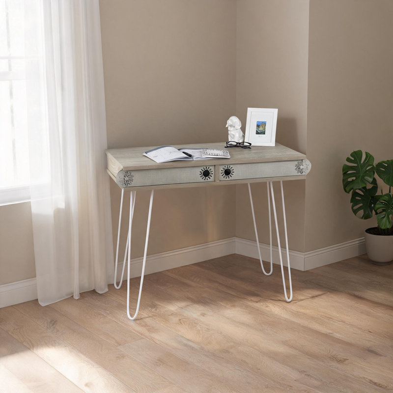 Bureau de style scandinave avec deux tablettes ouvertes, un plateau rectangulaire d'aspect bois et des pieds en acier noir, idéal pour le bureau à domicile ou le bureau